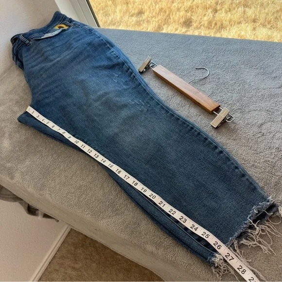 Judy Blue High Rise Relaxed Fit Sunflower Embroidered‎ size 22W - Picture 10 of 10
